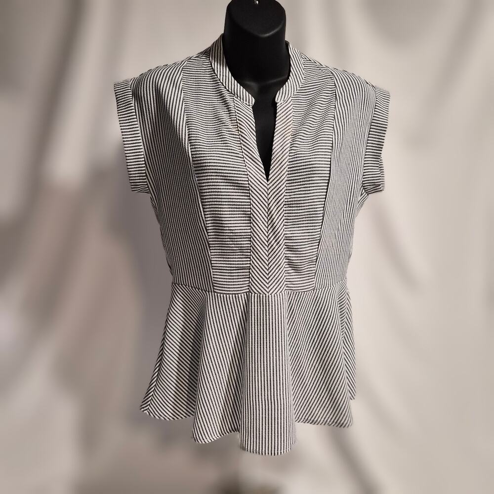 Monteau Los Angeles Striped Peplum Top Sleeveless‎ V-Neck Blouse Medium